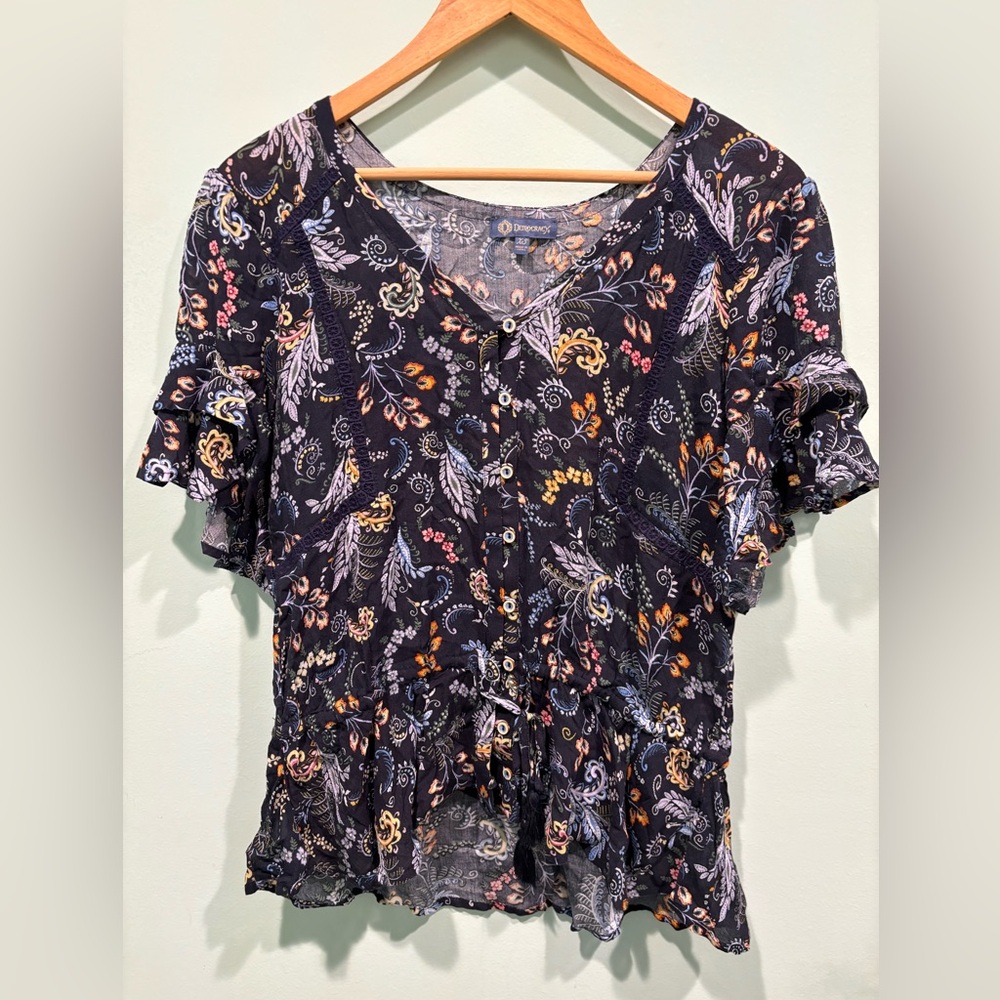 Democracy brand blouse size XS. NWOT